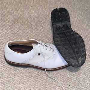 Footjoy Club Professional Spikeless golf shoes